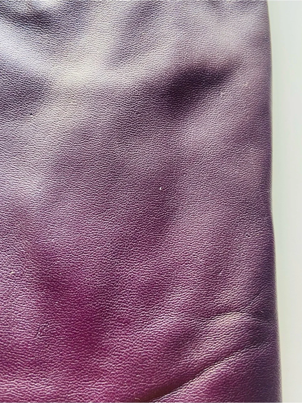 Calvin Klein Women’s Touchscreen Gloves: phone -friendly, never worn, Plum